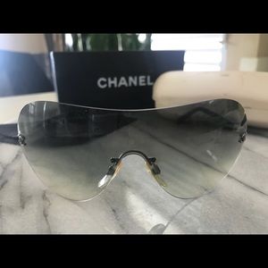 CHANEL Sunglasses